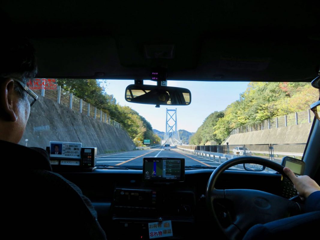 im Taxi nach Innoshima